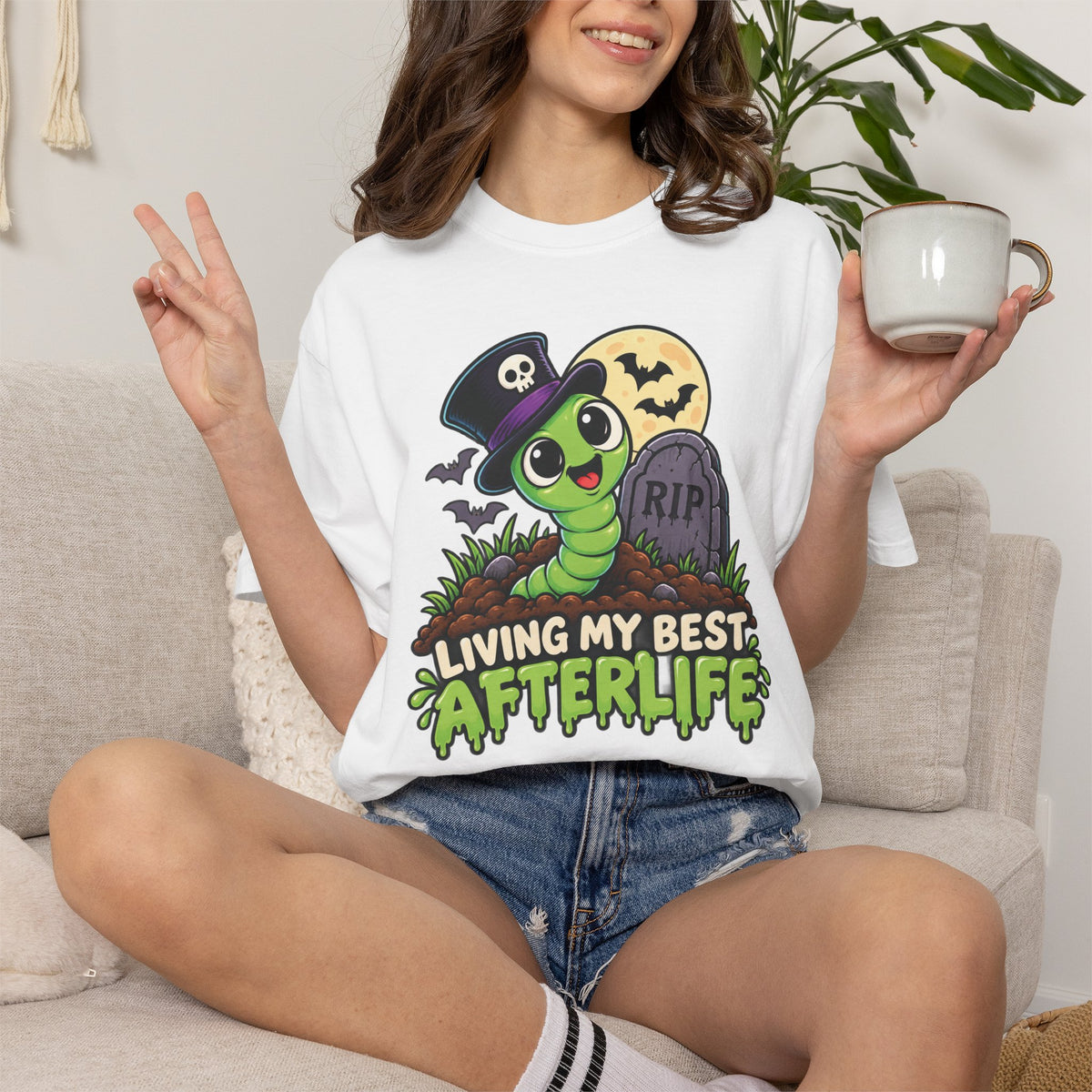Living My Best Afterlife – Cute Halloween Graveyard Worm T-Shirt