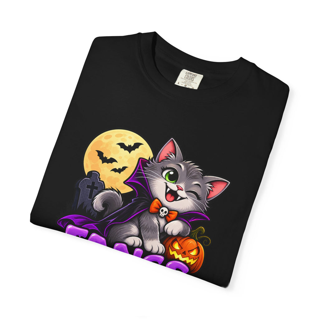 Fangs for Noticing – Cute Vampire Cat Halloween T-Shirt