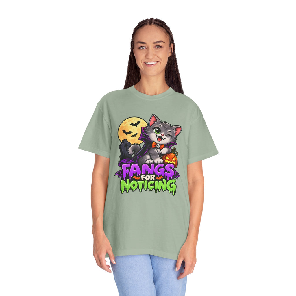 Fangs for Noticing – Cute Vampire Cat Halloween T-Shirt