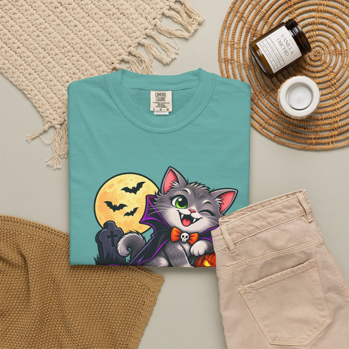 Fangs for Noticing – Cute Vampire Cat Halloween T-Shirt