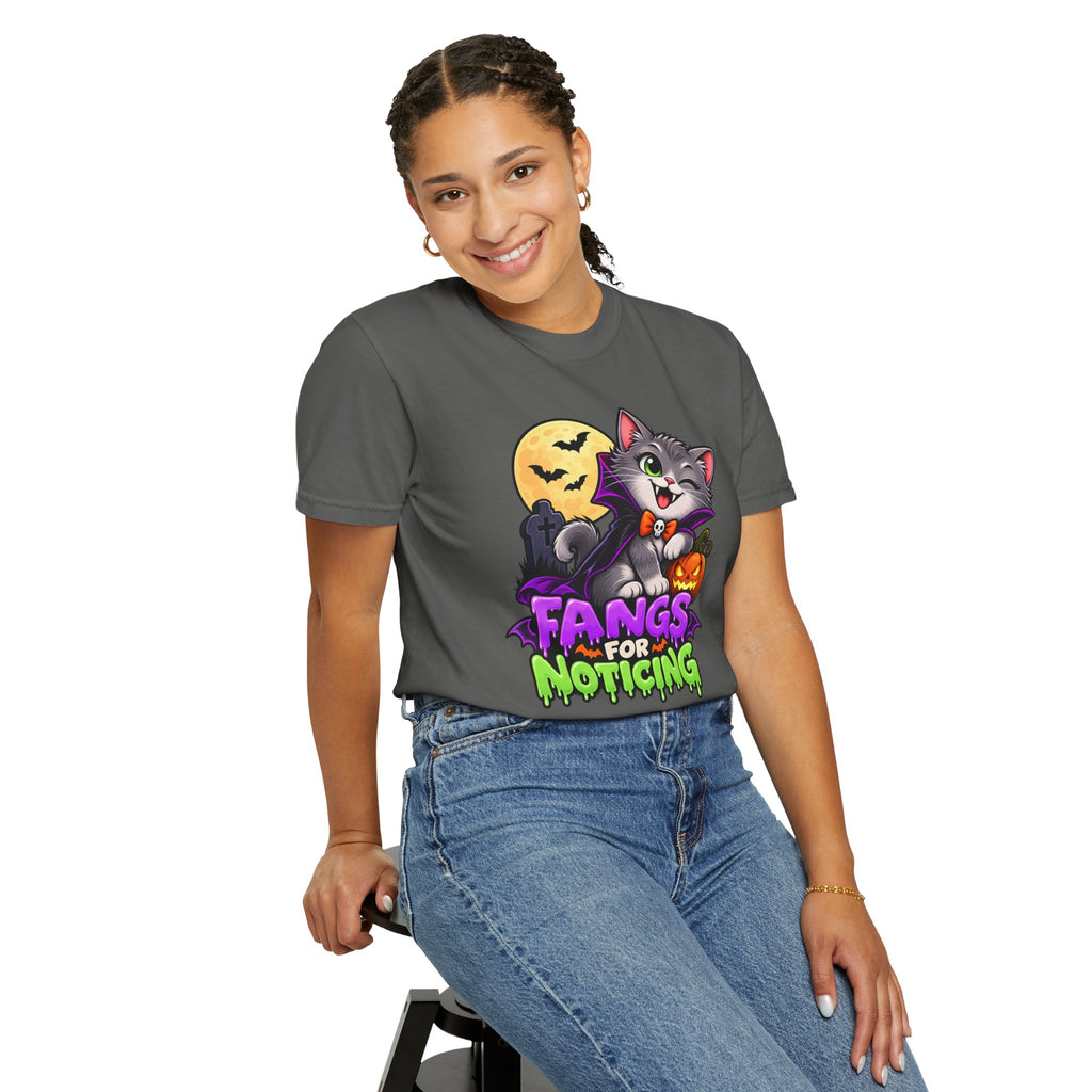 Fangs for Noticing – Cute Vampire Cat Halloween T-Shirt