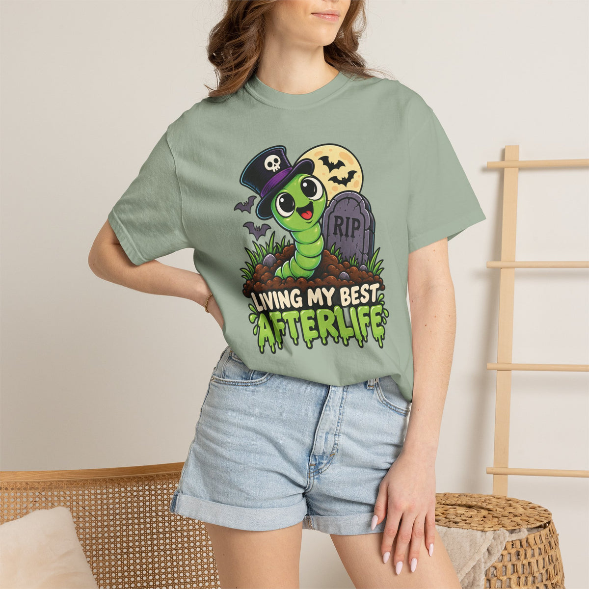 Living My Best Afterlife – Cute Halloween Graveyard Worm T-Shirt