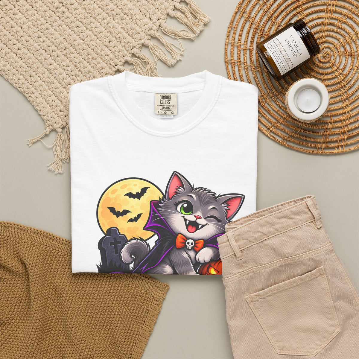 Fangs for Noticing – Cute Vampire Cat Halloween T-Shirt