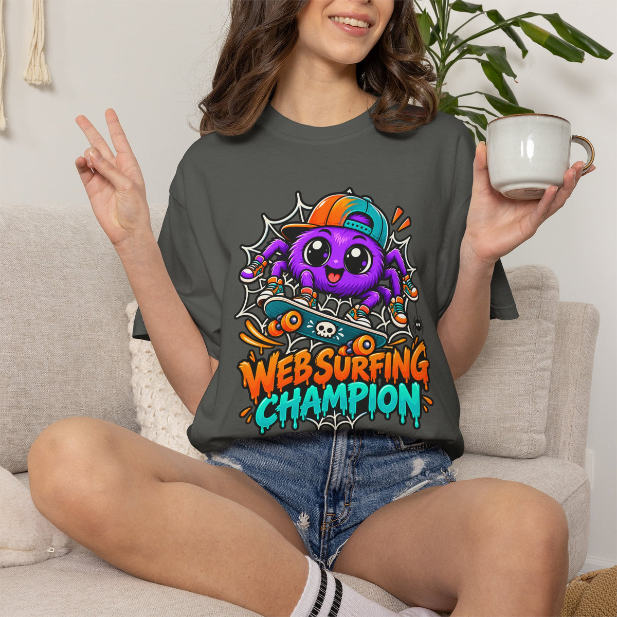 Web Surfing Champion – Cute Halloween Spider T-Shirt