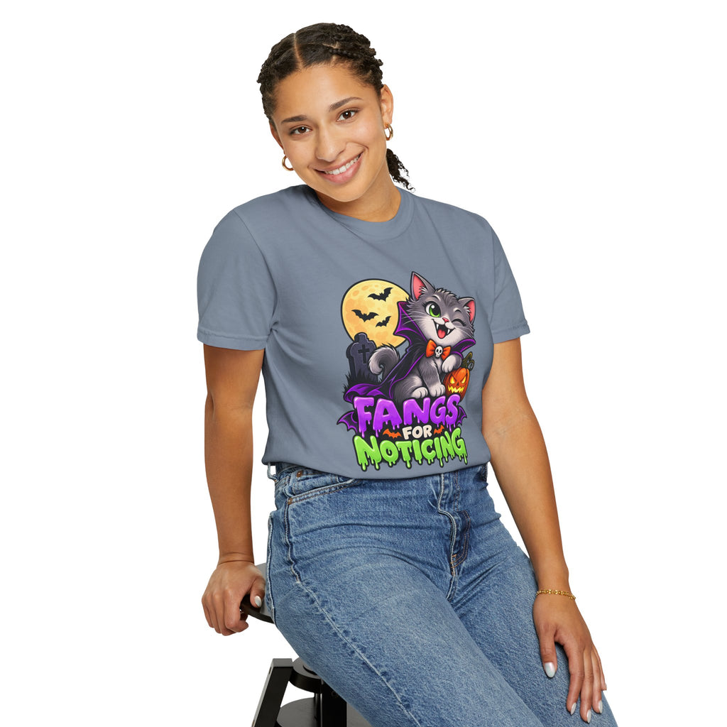 Fangs for Noticing – Cute Vampire Cat Halloween T-Shirt