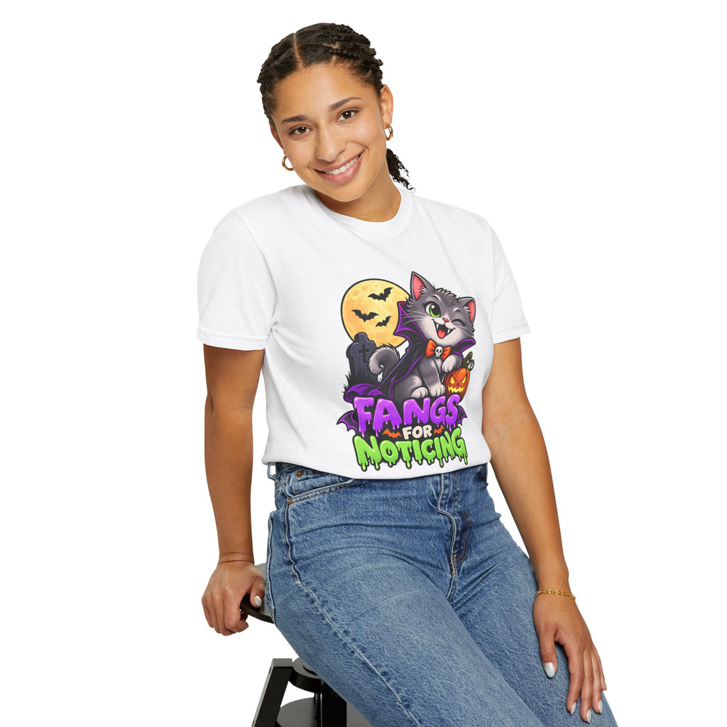 Fangs for Noticing – Cute Vampire Cat Halloween T-Shirt