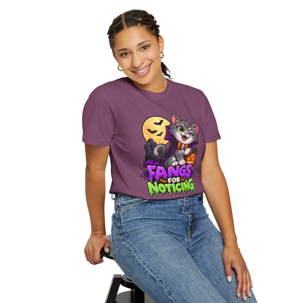 Fangs for Noticing – Cute Vampire Cat Halloween T-Shirt