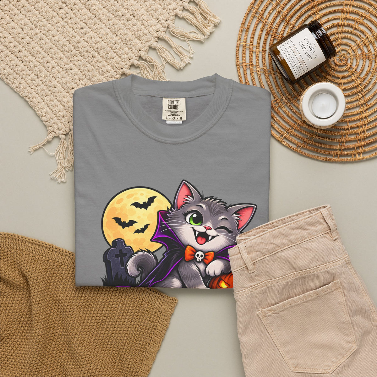 Fangs for Noticing – Cute Vampire Cat Halloween T-Shirt