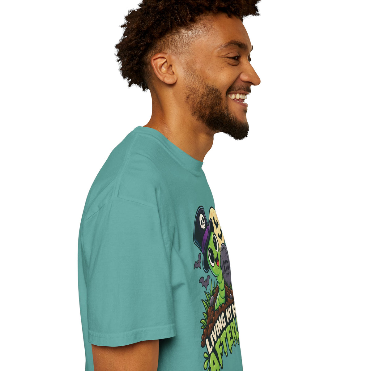 Living My Best Afterlife – Cute Halloween Graveyard Worm T-Shirt
