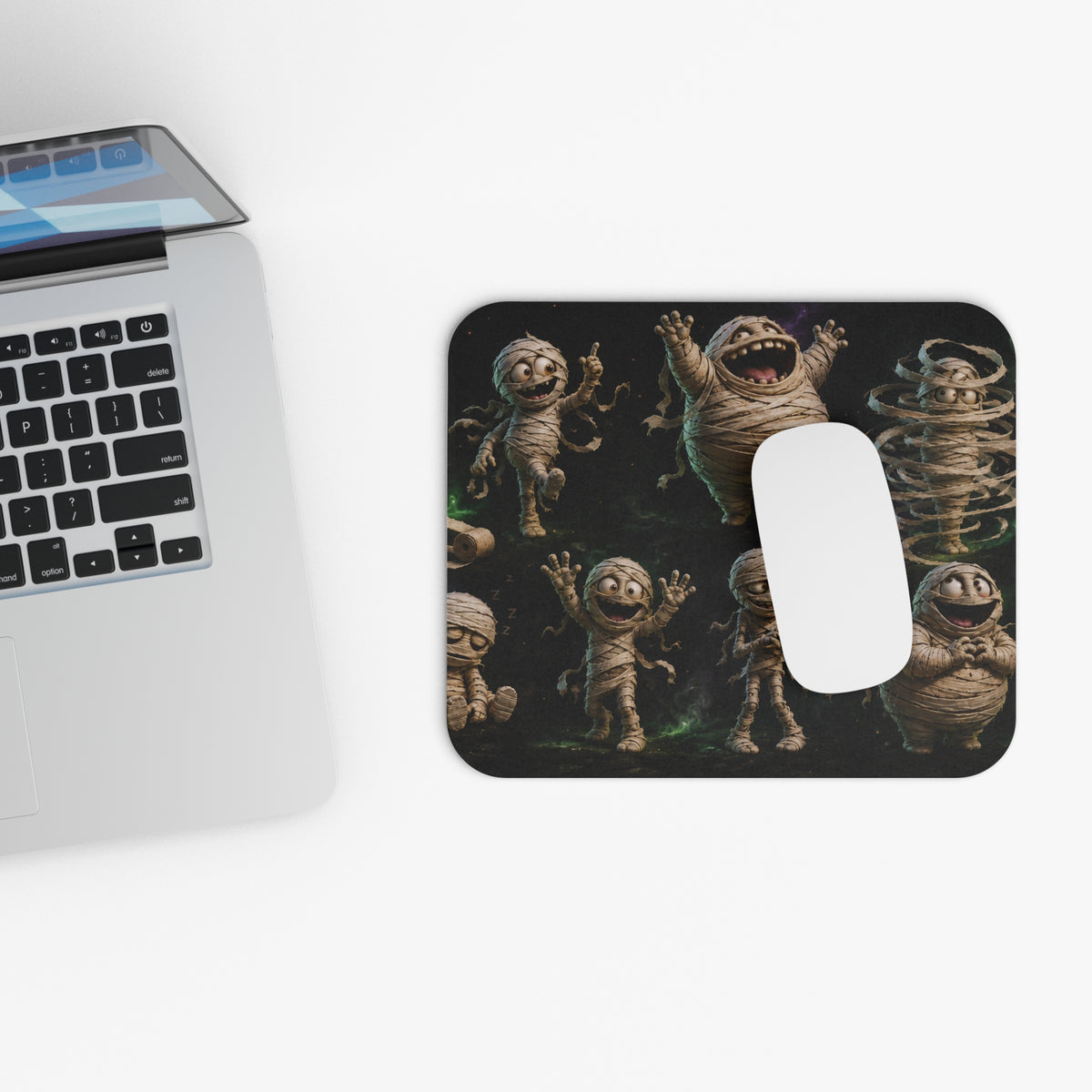 Cute Mummy Pattern Mouse Pad — Playful Cartoon Halloween Design