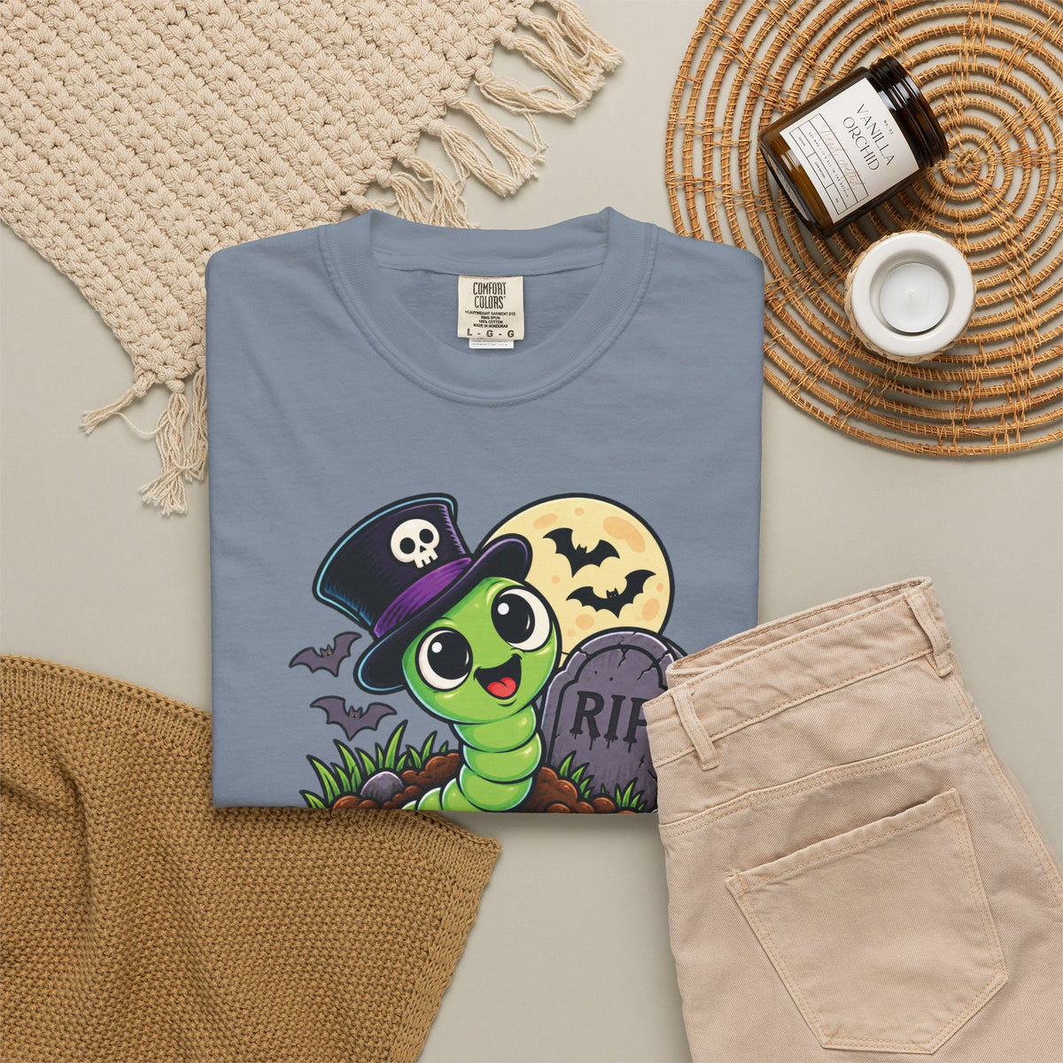 Living My Best Afterlife – Cute Halloween Graveyard Worm T-Shirt