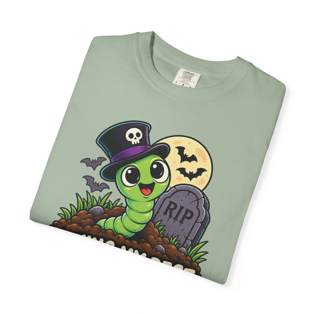 Living My Best Afterlife – Cute Halloween Graveyard Worm T-Shirt