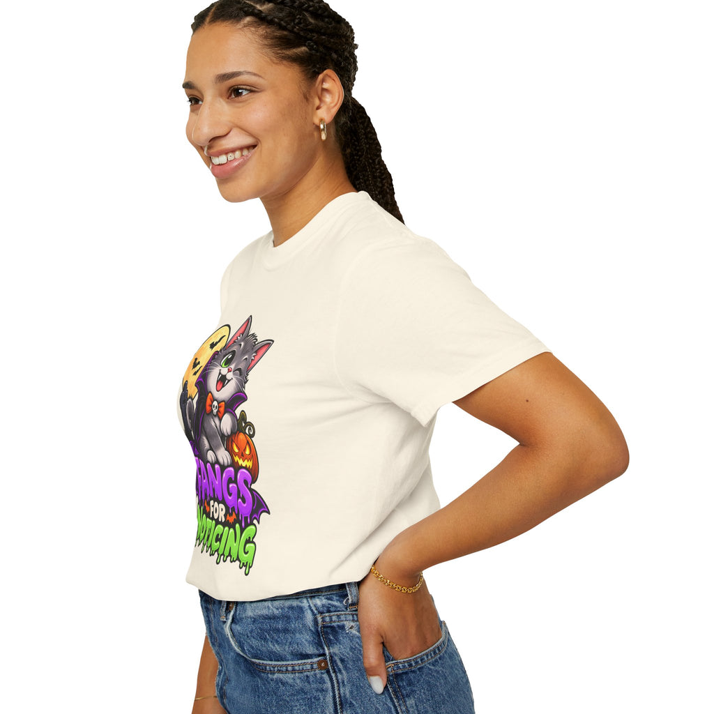 Fangs for Noticing – Cute Vampire Cat Halloween T-Shirt